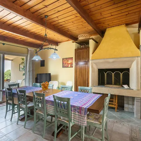 Rachele First Floor Private Pool Вилла *