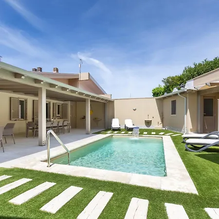Vila Rachele 2 Private Pools *