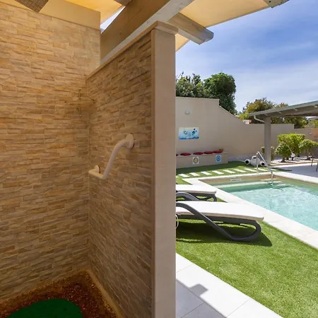 Rachele First Floor Private Pool Willa *