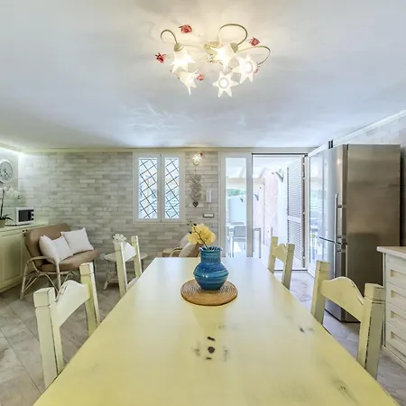 Vila Rachele 2 Private Pools *