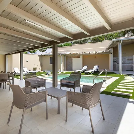 Rachele 2 Private Pools * Porto Pino