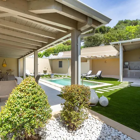Rachele 2 Private Pools * Porto Pino