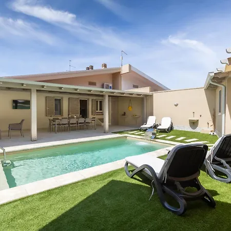 Rachele 2 Private Pools * Porto Pino