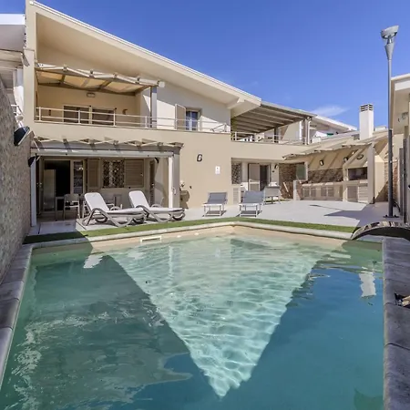 Rachele 2 Private Pools