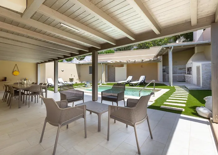 Rachele First Floor Private Pool * Porto Pino